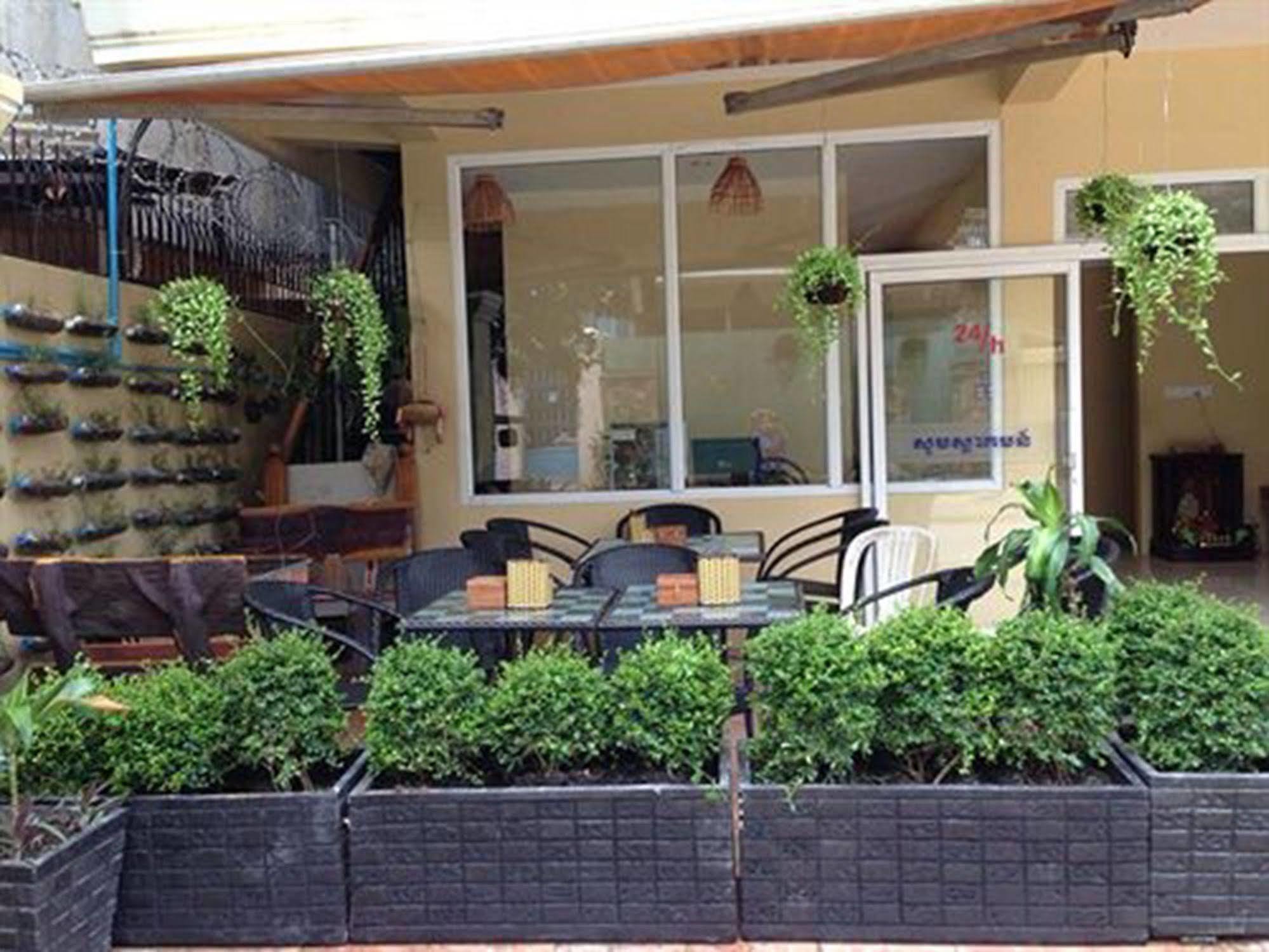 Homeland Guesthouse Phnom Penh Exterior foto